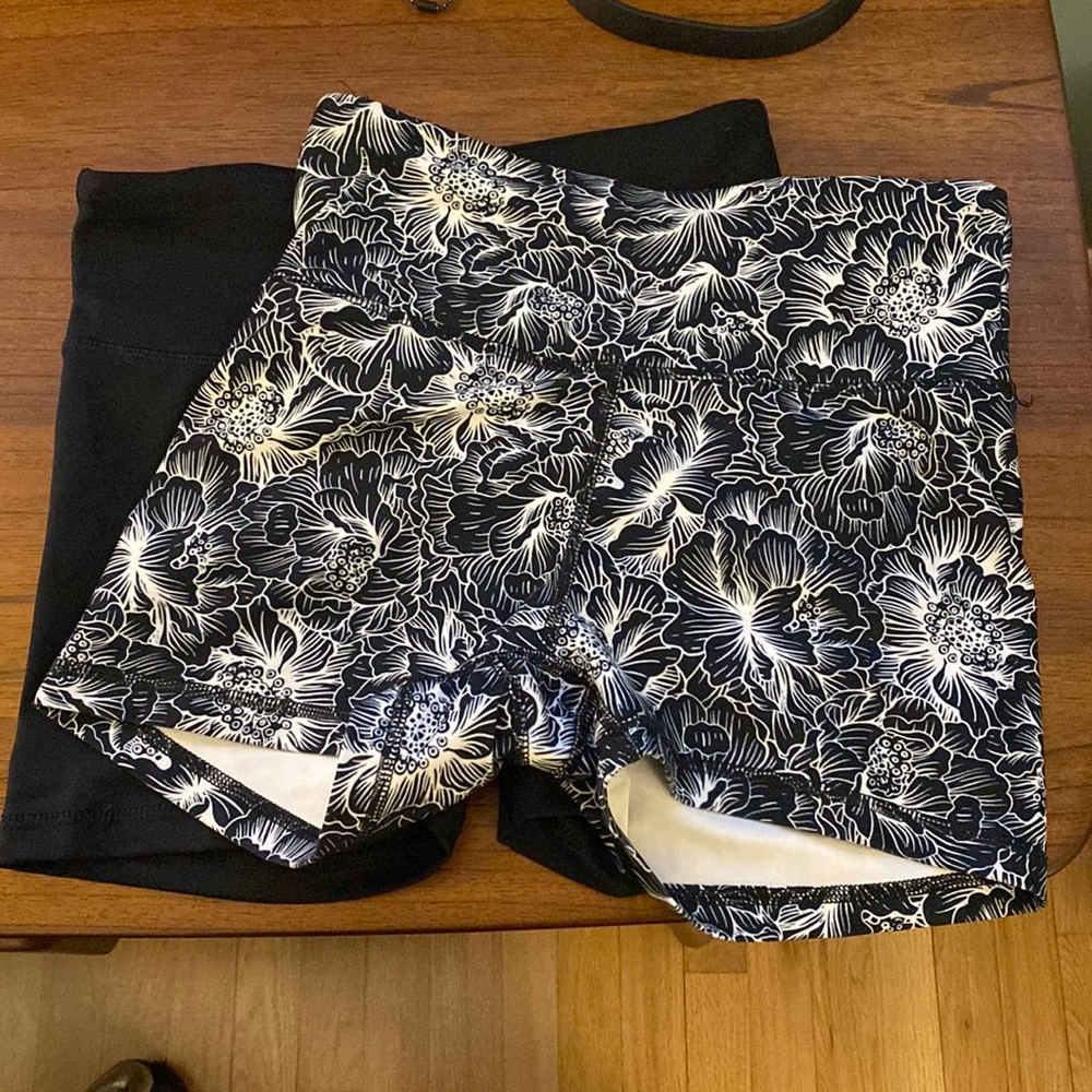 Balance Collection yoga shorts pair (size medium)
